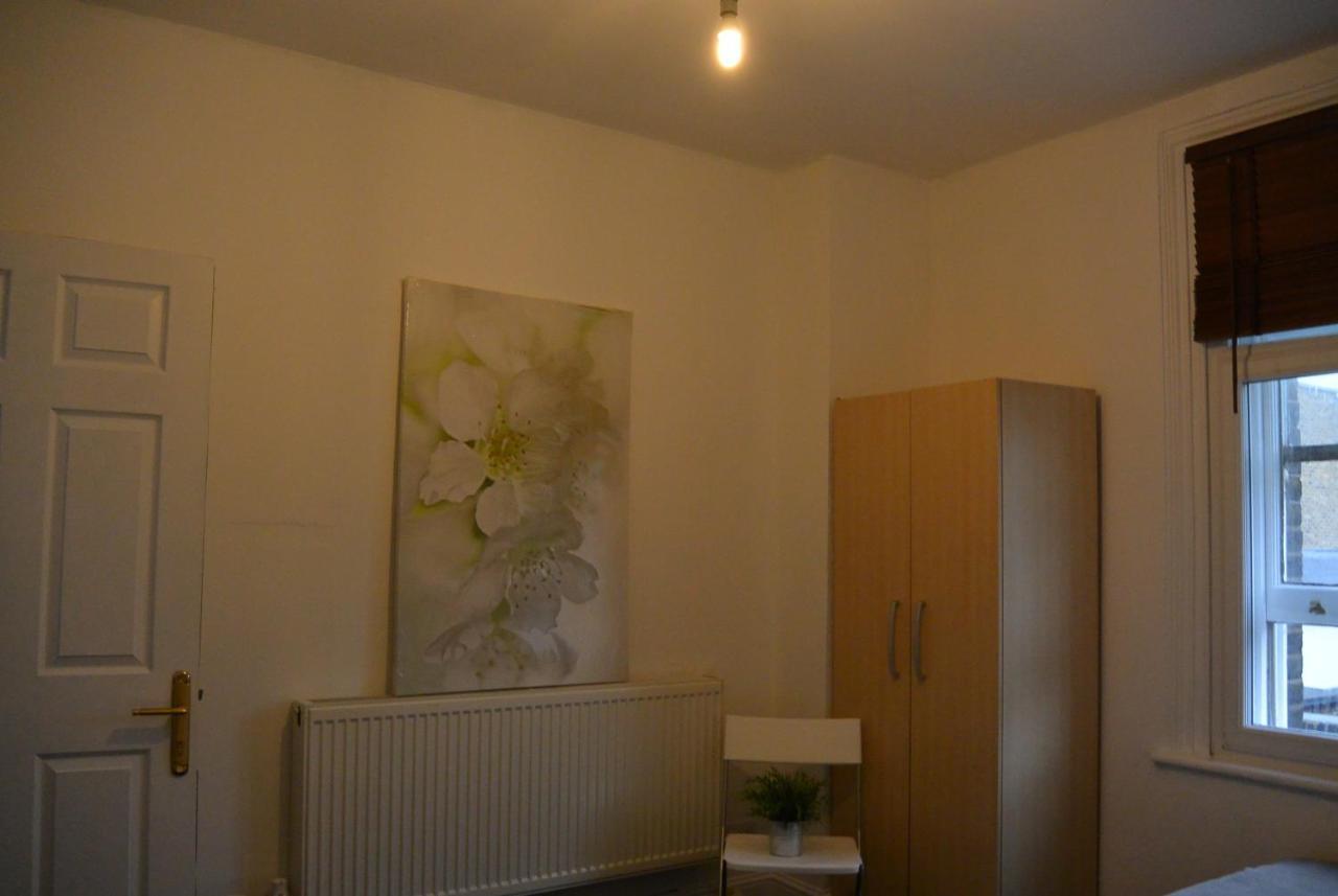 Brick Lane Apartment Guesthouse Лондон Стая снимка
